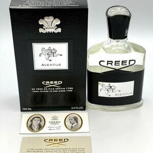 Creed Aventus Eau de Parfum - Black and White Elegance
